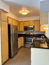 2425 Ocean Ave in Los Angeles, CA - Building Photo - Building Photo