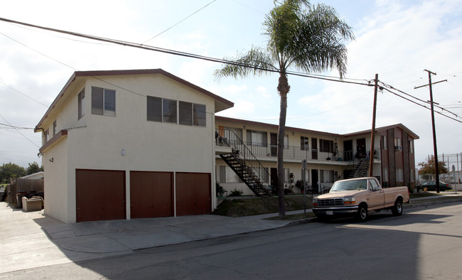 790 Mira Mar Ave in Long Beach, CA - Building Photo - Building Photo