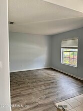 12255 Lake Fern Dr E in Jacksonville, FL - Building Photo - Building Photo