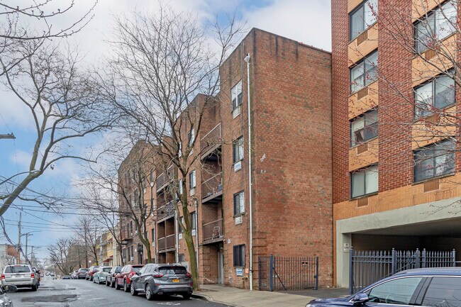724 E 221st St in Bronx, NY - Building Photo - Building Photo