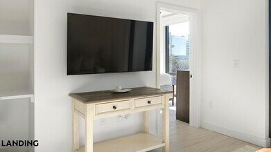 1007 S Mint St, Unit 732 in Charlotte, NC - Building Photo - Building Photo