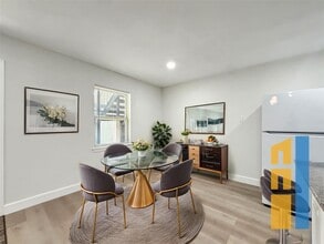 1016 E Walker St in League City, TX - Building Photo - Building Photo