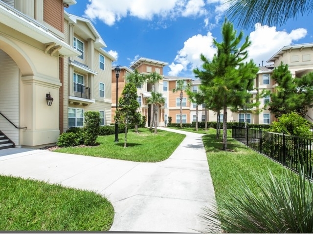 Osceola Pointe Apartment Homes in Kissimmee, FL - Building Photo - Building Photo