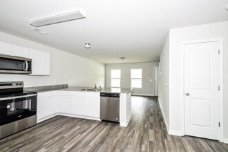 29 Lake Pamona Rd in Midway, GA - Building Photo - Building Photo