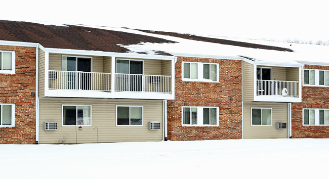 Woodside Terrace Apartments in Beloit, WI - Building Photo - Building Photo