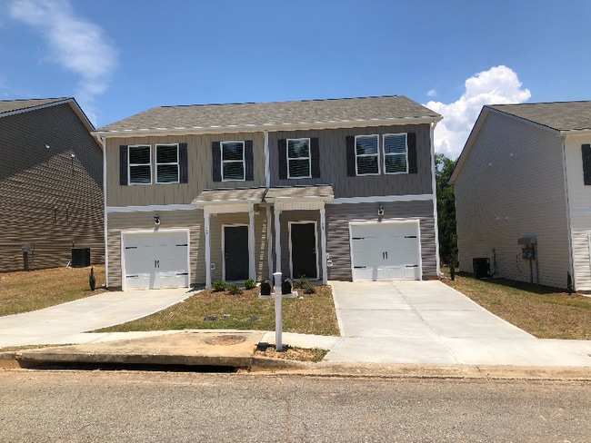 property at 448 Oakwood Dr NW