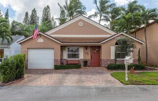 1190 SW 108th Way in Davie, FL - Building Photo