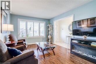 18 Charing Dr in Hamilton, ON - Building Photo - Building Photo