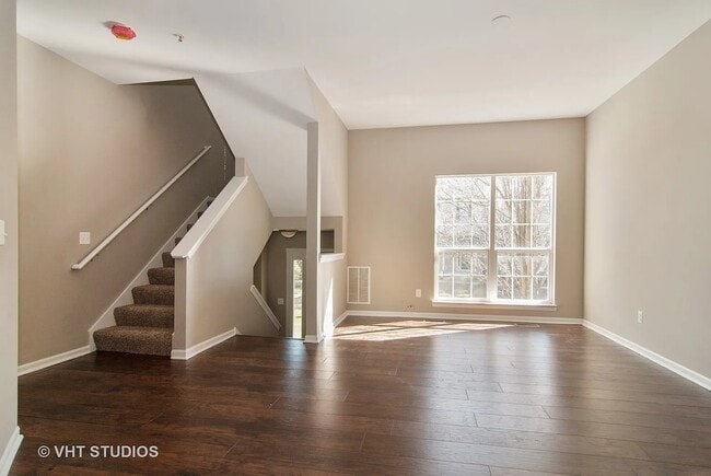 1325 Chestnut Ln in Yorkville, IL - Building Photo - Building Photo