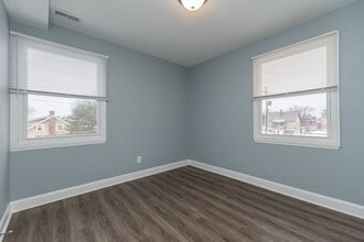 7310 Whittington Dr in Parma, OH - Building Photo - Building Photo
