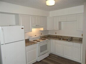 9816 N 12th St in Tampa, FL - Building Photo - Building Photo