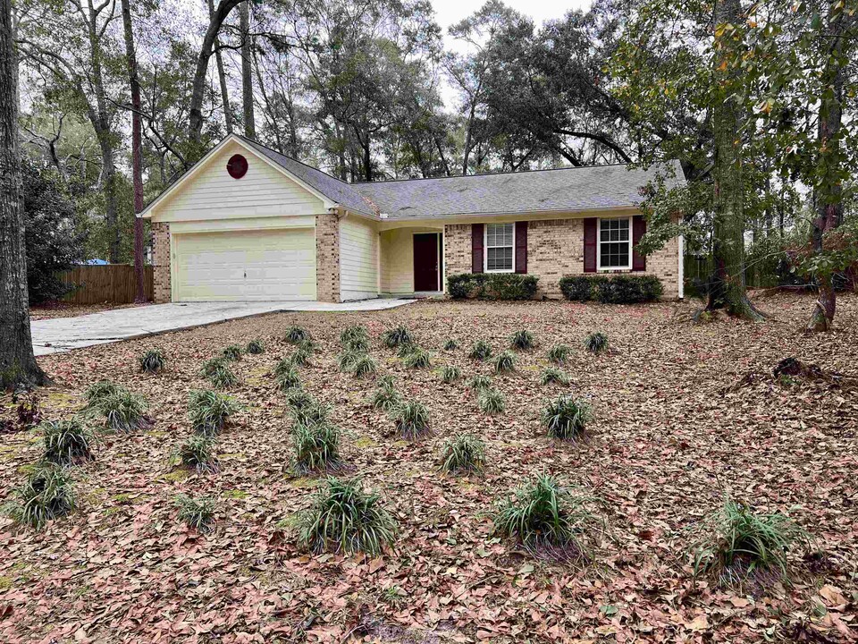 8653 Oak Forest Trail in Tallahassee, FL - Building Photo