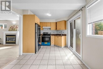 5482 Loonlake Ave in Mississauga, ON - Building Photo - Building Photo