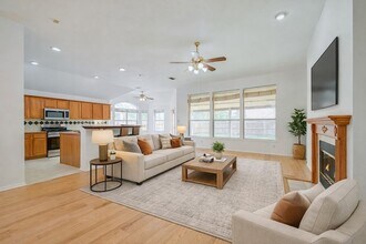 304 Mimosa Dr in Murphy, TX - Foto de edificio - Building Photo