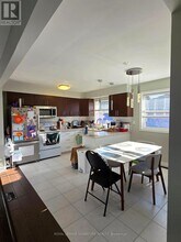 621 Wychwood St in Oshawa, ON - Building Photo - Building Photo