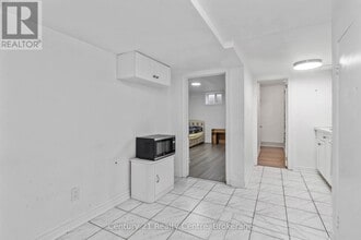 3073 Ireson Ct in Mississauga, ON - Building Photo - Building Photo