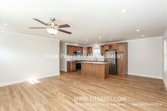 313 Vandenberg Cir in Roseville, CA - Foto de edificio - Building Photo