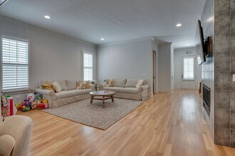 555 Stevenson St in Nashville, TN - Building Photo - Building Photo