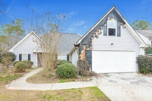 2500 Huntington Dr in Loganville, GA - Building Photo