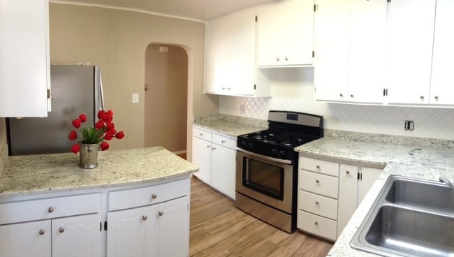 property at 2725 Louisiana Blvd NE