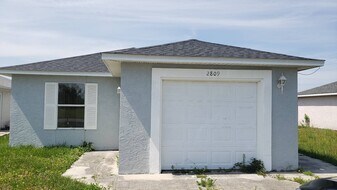 2809 E 17th St in Panama City, FL - Building Photo