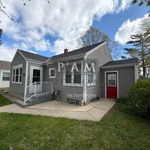 3270 S 24th St in Milwaukee, WI - Building Photo - Building Photo