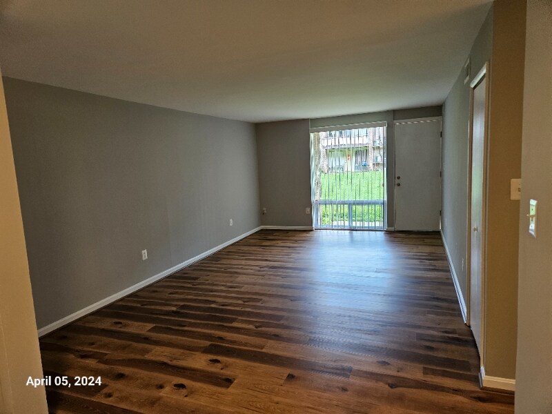 524 Wilson Bridge Dr in Oxon Hill, MD - Building Photo