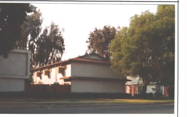 928 N Cota St in Corona, CA - Building Photo - Building Photo