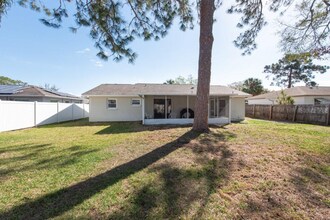 6818 Robinswood Ln in Tampa, FL - Building Photo - Building Photo