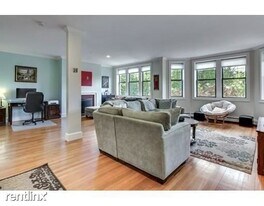 1199 Beacon St, Unit 3 in Brookline, MA - Building Photo