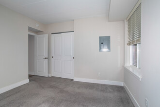 Lions Gate Apartments in Philadelphia, PA - Building Photo - Interior Photo