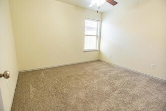 1406 Kingston St in Wolfforth, TX - Foto de edificio - Building Photo