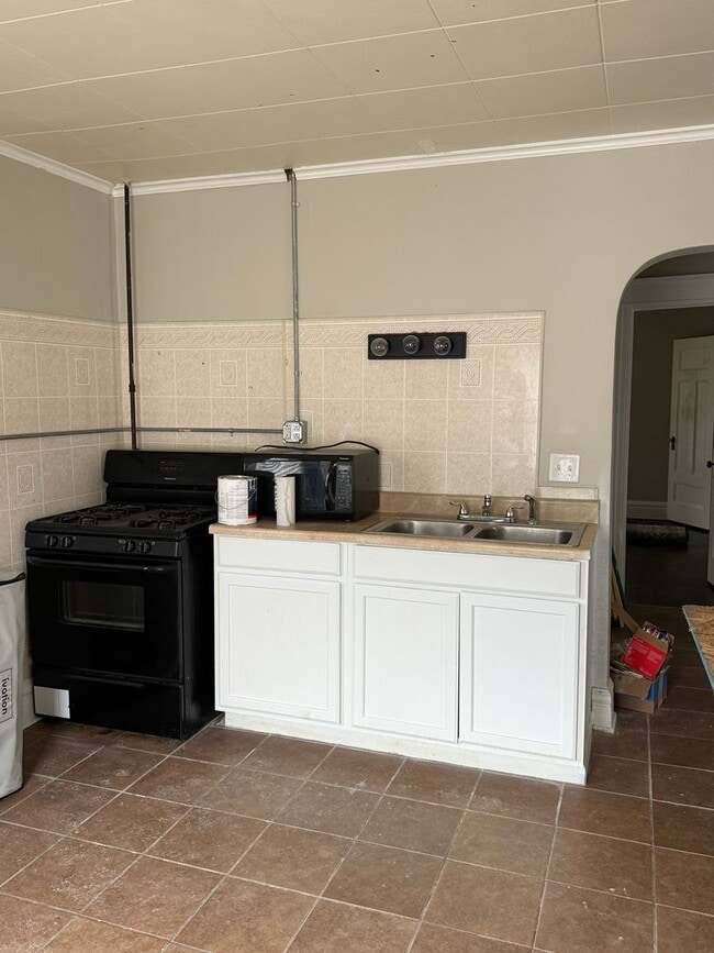 1132 Monroe Ave in Rochester, NY - Building Photo - Building Photo