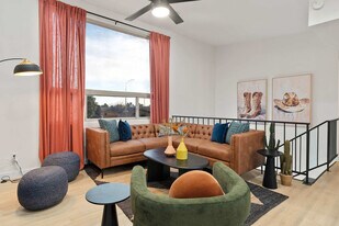 4530 W Paradise Dr, Unit SI ID1496924P in Glendale, AZ - Building Photo