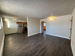 79 Slater Dr in Fairbanks, AK - Building Photo - Building Photo