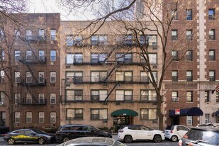 212 E 77th St in New York, NY - Building Photo