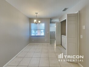 605 Missionwoode Dr in Seffner, FL - Building Photo - Building Photo