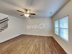4996 Chutney Dr in Nashville, TN - Foto de edificio - Building Photo