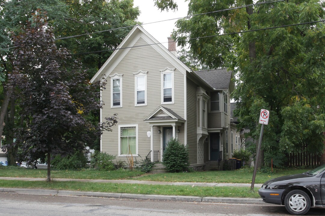 654-658 Cherry St SE in Grand Rapids, MI - Foto de edificio