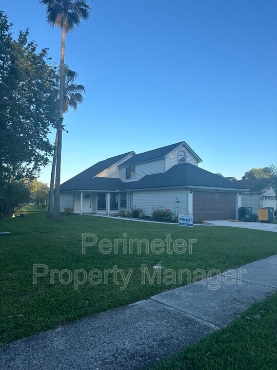 2867 Lantana Lakes Dr W in Jacksonville, FL - Foto de edificio