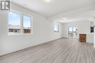 800 Demulcent Ln in Ottawa, ON - Building Photo - Building Photo