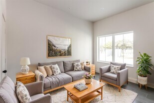 Brandon Luxury Living in Houston, TX - Building Photo