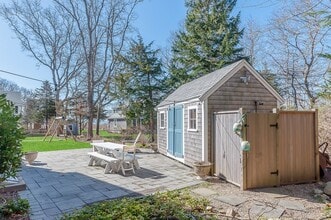 26 Mattakiset Rd in Mattapoisett, MA - Building Photo - Building Photo