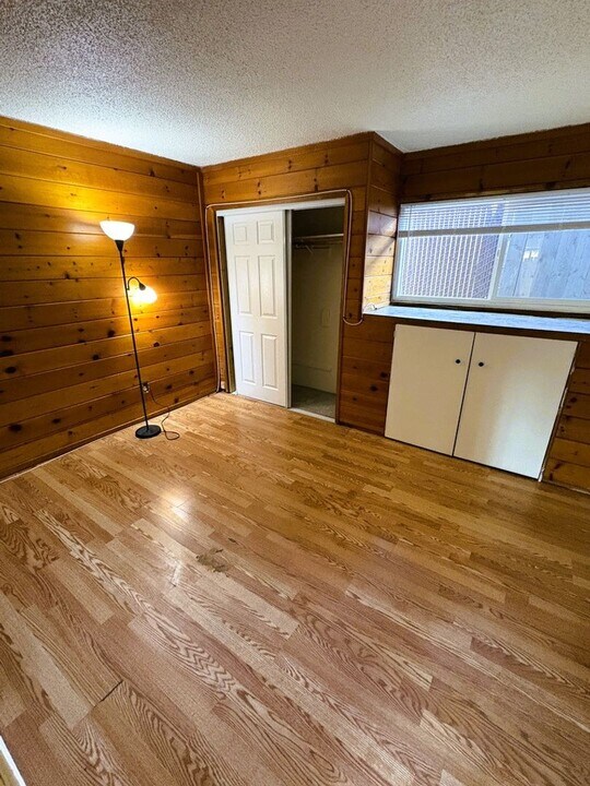 8225-8227 Dowling St in Oakland, CA - Building Photo