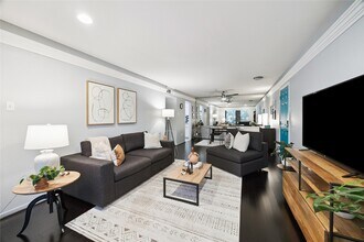 7555 Katy Fwy in Houston, TX - Building Photo - Building Photo