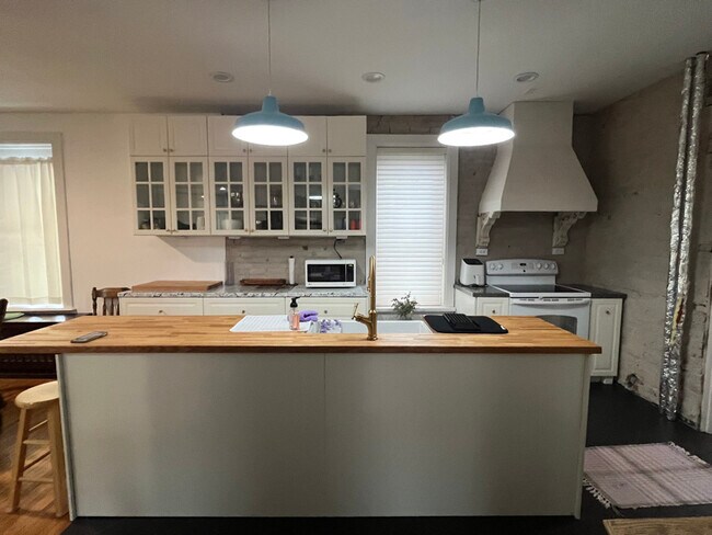 811 Center St in New Ulm, MN - Foto de edificio - Building Photo