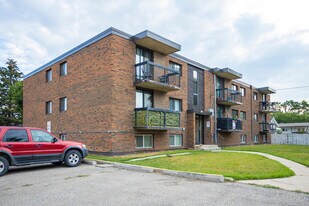 29 in High River, AB - Building Photo