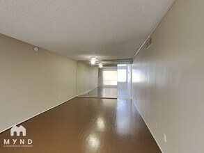 8343 N 59th Dr, Unit 3-037 in Glendale, AZ - Foto de edificio - Building Photo