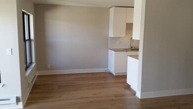 8 Shoreline Ct, Unit 8 Shoreline Ct in Richmond, CA - Foto de edificio - Building Photo
