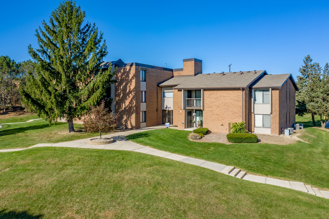 Park Plaza Apartments in Brown Deer, WI - Foto de edificio